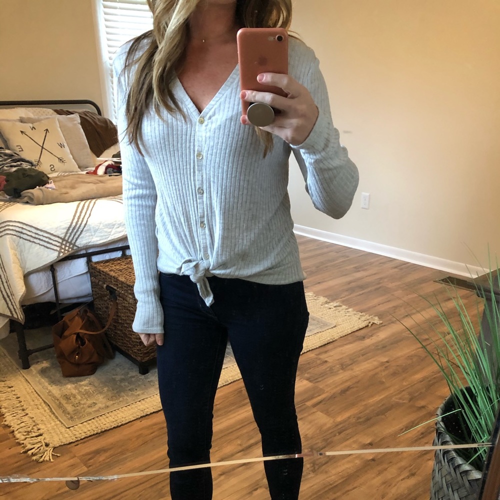 Gray tie waist light gray sweater